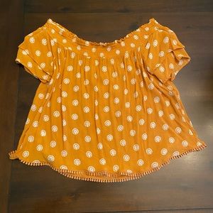 Women’s shirt sleeve blouse